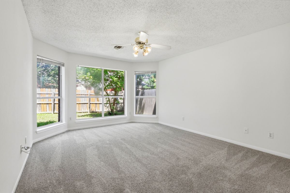 Building Photo - 2082 Sailmaker Ct