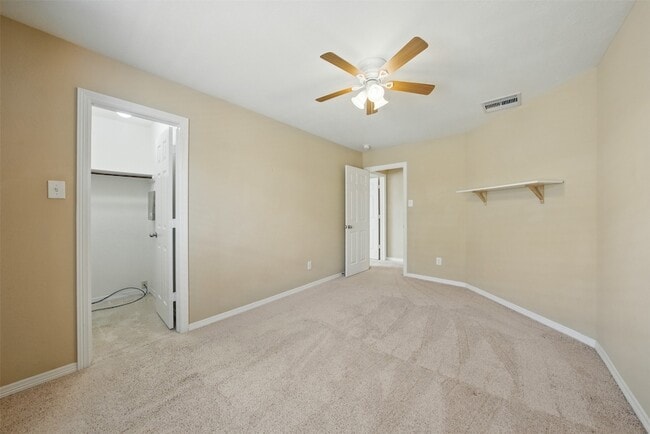 Building Photo - 27154 Harvest Pointe Ln