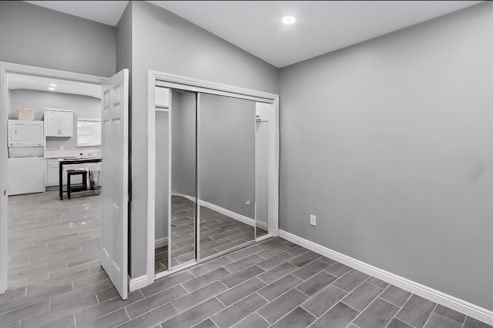 Building Photo - 4159 La Salle Ave