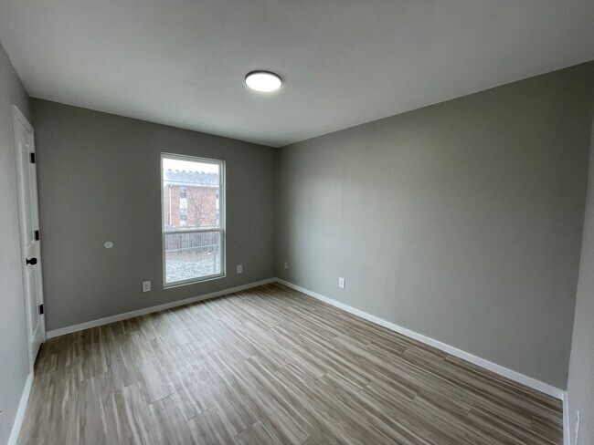 Building Photo - 1603 Benttree Dr
