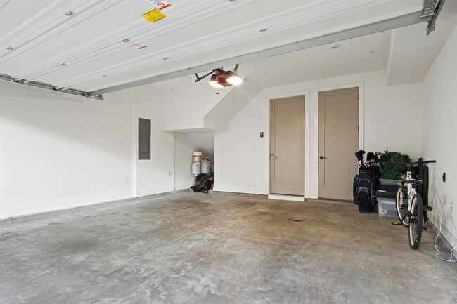 Building Photo - 2347 Hosea L Williams Dr NE