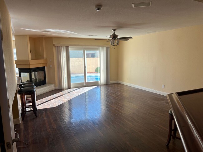 Building Photo - 6 bedroom Home With Pool and Basement