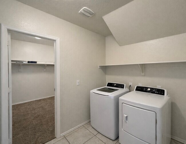 Building Photo - 30444 W Celeborn Dr