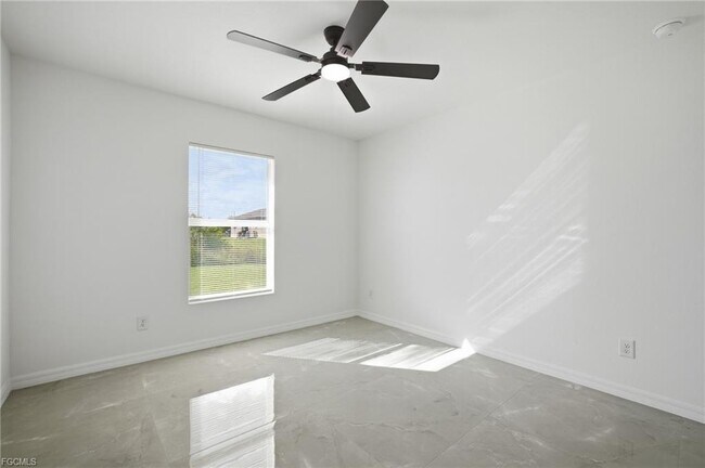 Building Photo - 416 Pinehurst Ave