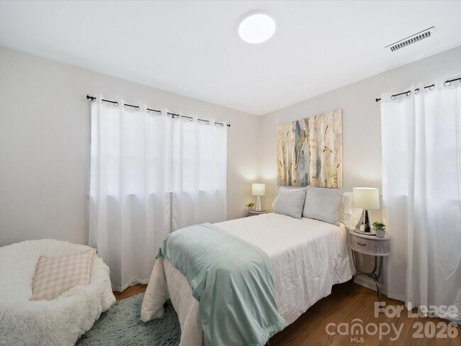 Building Photo - 2213 Milton Rd