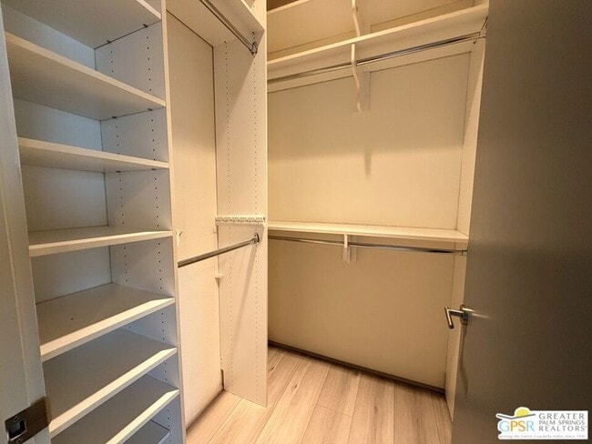 Building Photo - 1536 E Baristo Rd