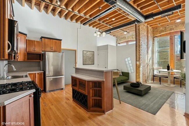 Building Photo - 525 N Halsted St