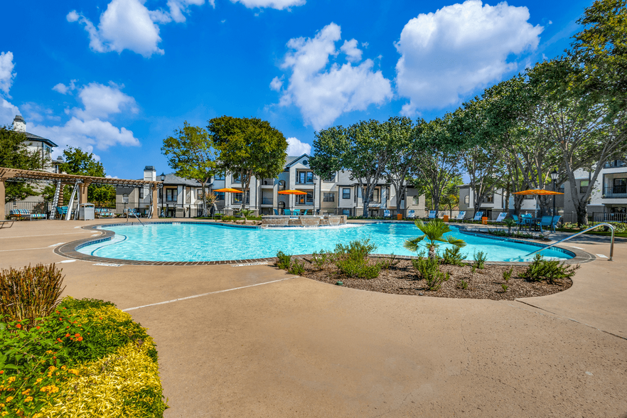 Resort-Style Swimming Pool - Lost Spurs Ranch Apartments