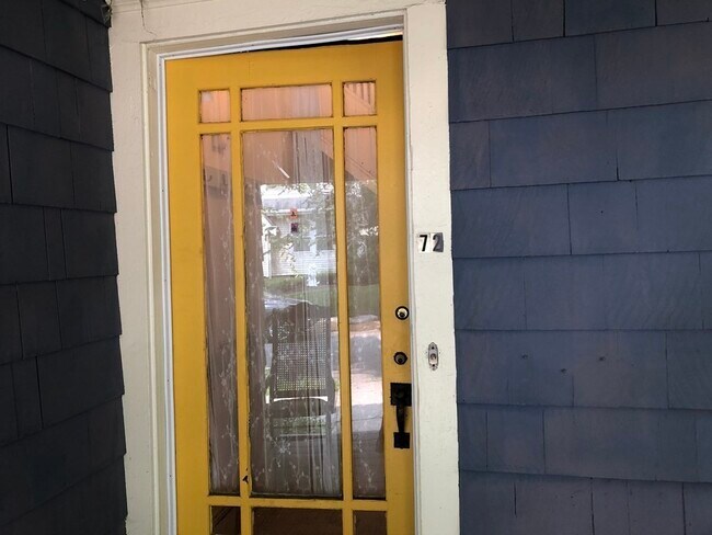 Building Photo - 72 Beaconsfield Rd