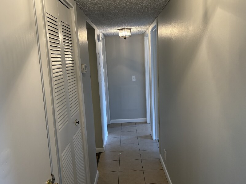 Building Photo - 515 Basswood Ave