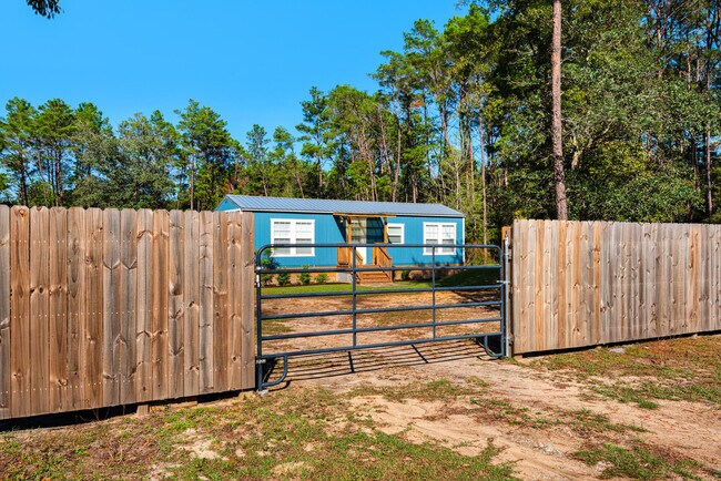 Building Photo - 156 McCloud Rd