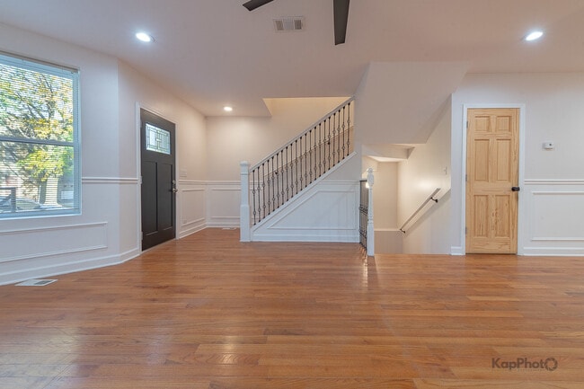 Building Photo - 527 N Ridgeway Ave