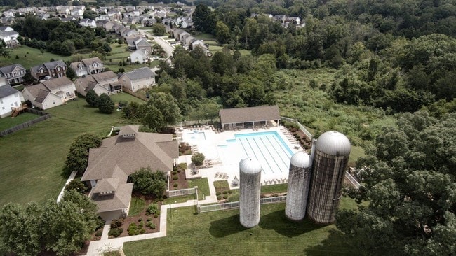 Building Photo - 5050 Horsestall Dr