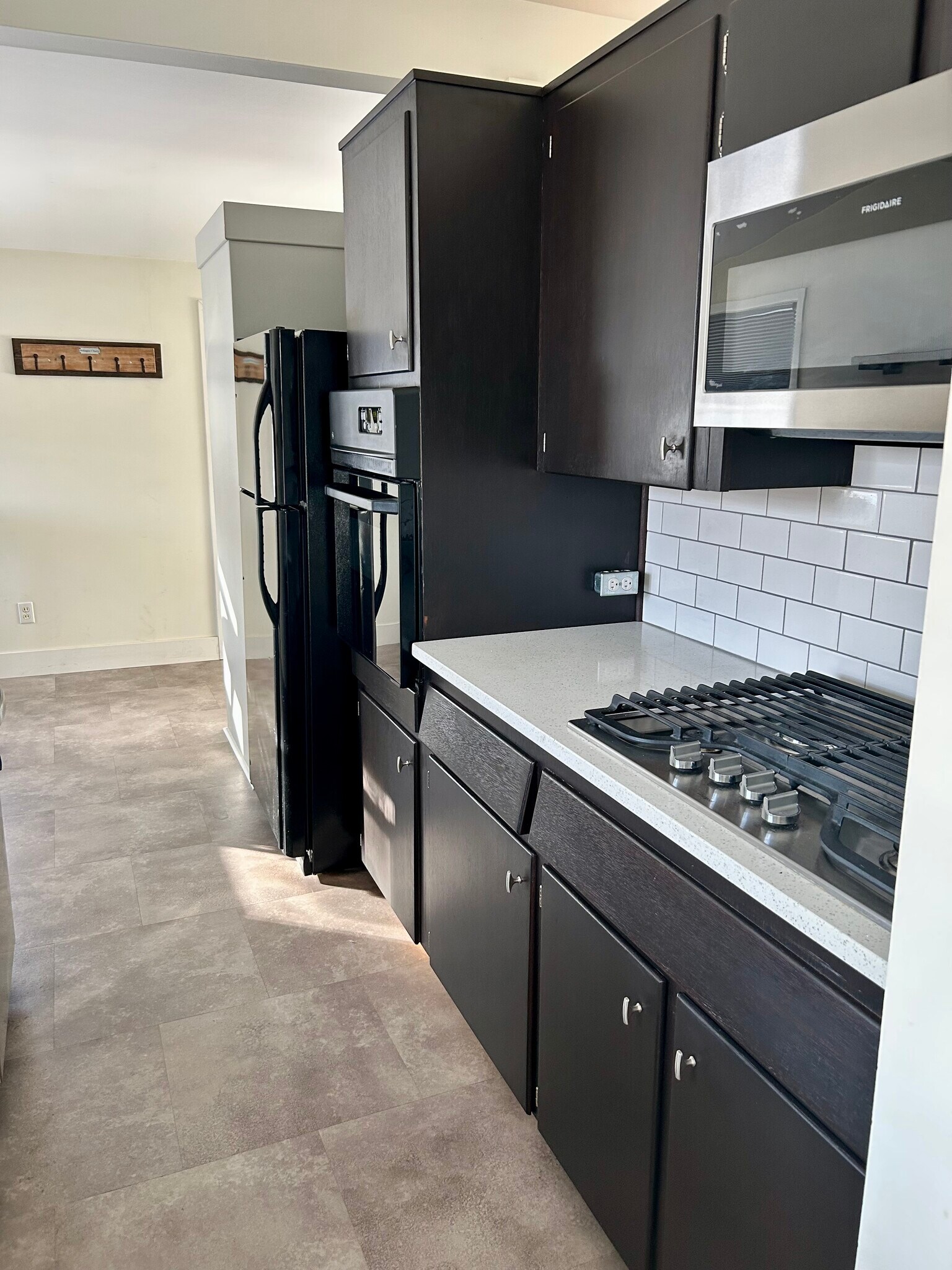 Building Photo - 1216 N Fairview Ave