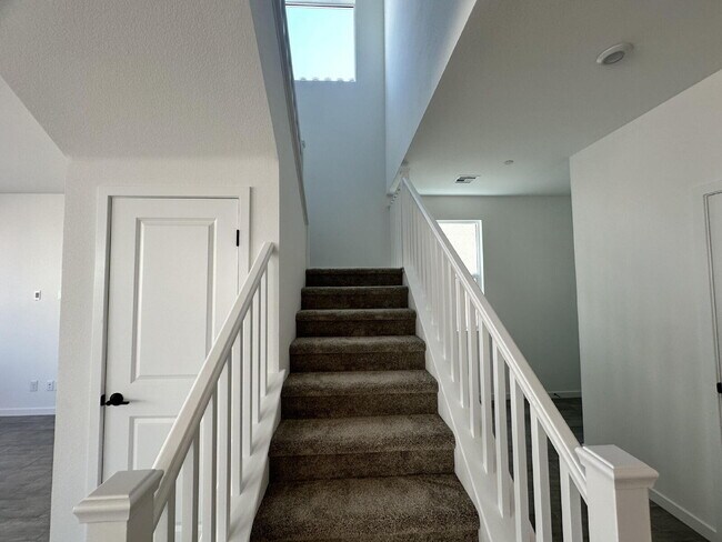 Building Photo - 878 Benning St