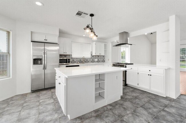 Building Photo - 12701 Tantara Dr