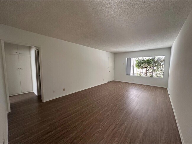 Interior Photo - 1953 Overland Avenue,