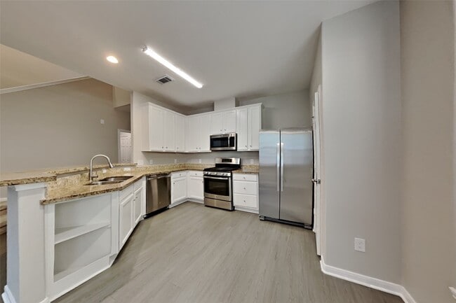 Building Photo - 21549 Duke Alexander Dr