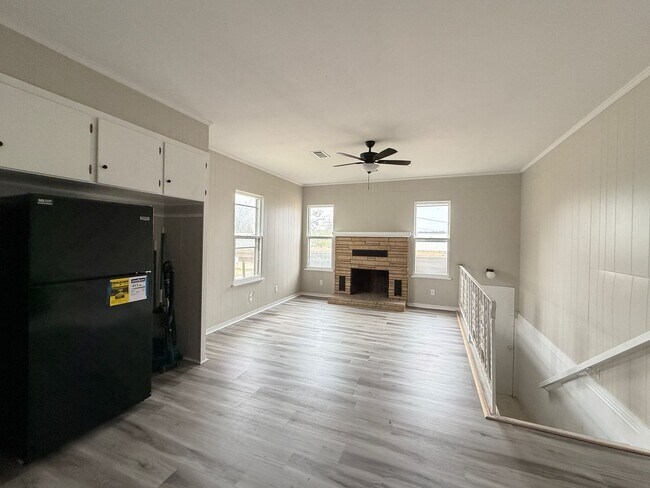 Building Photo - Historic Home in Batesville