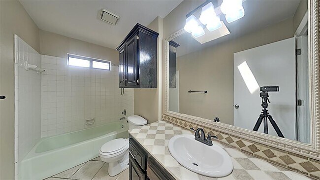 Building Photo - 10100 S Rachel Ct