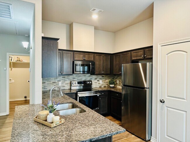 Building Photo - 1512 Dansby St