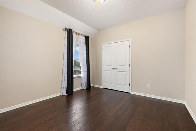 Building Photo - 2406 Yorkshire Ln