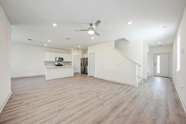 Building Photo - 2120 Ettalee Ct