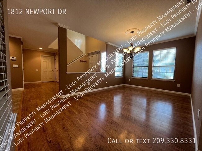 Building Photo - 1812 Newport Dr