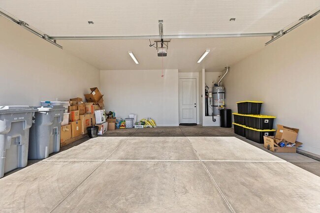 Building Photo - 3 Bedroom Home in Washington's Premier Bri...
