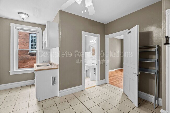 Building Photo - 4109 Hartford St