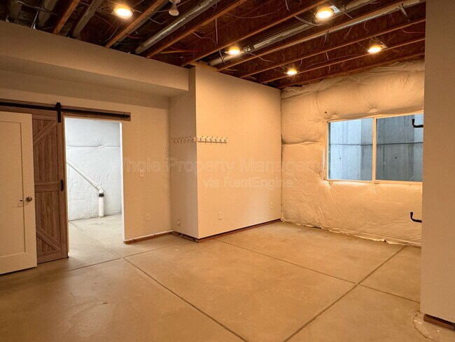 Building Photo - 6771 Larsh Dr