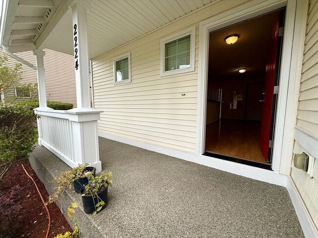 Building Photo - 3 Bed DuPont Home for Rent