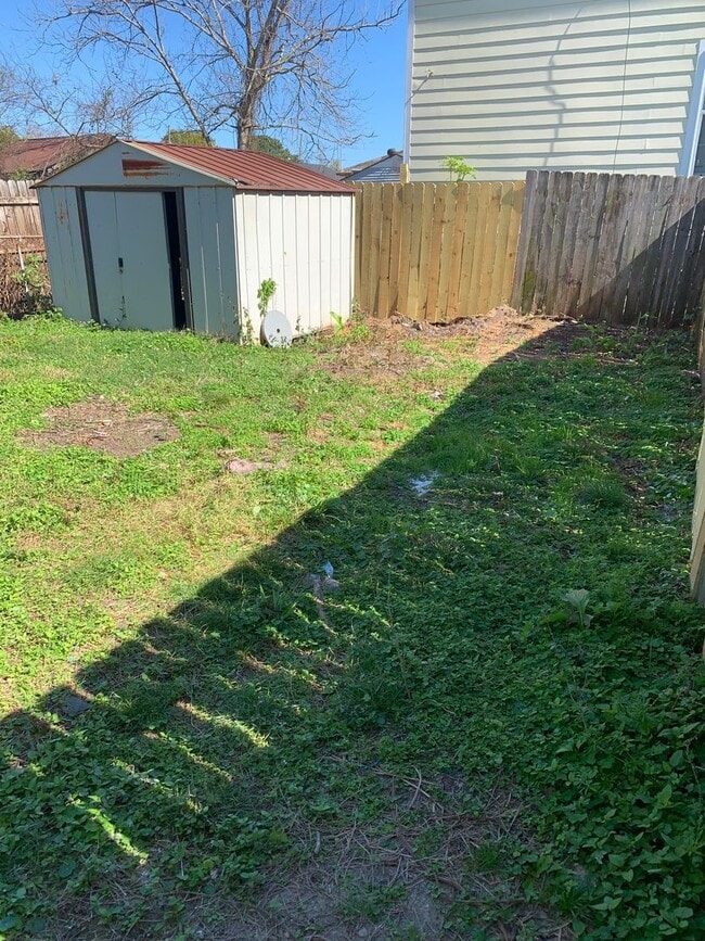 Building Photo - 8809 Colapissa St