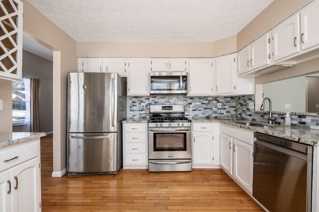 Building Photo - 4931 Leybourne Dr