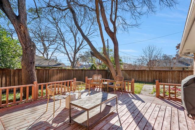 Building Photo - 1227 Cherrywood Dr