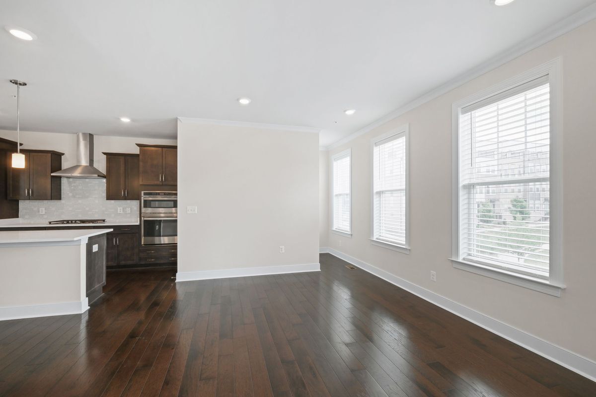 Building Photo - 143 Rubens Dr