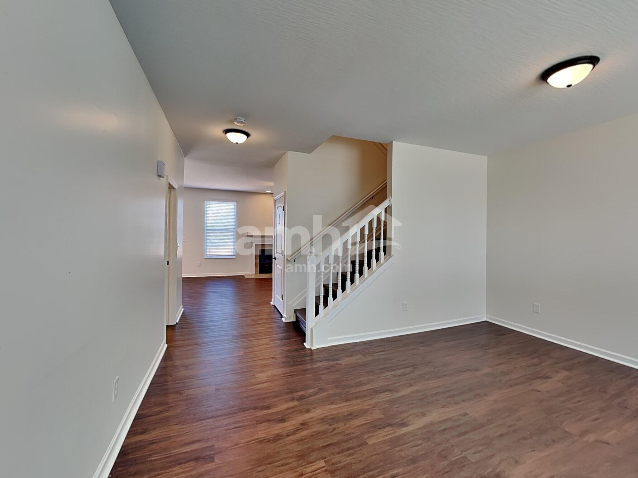 Building Photo - 206 Honey Locust Ln