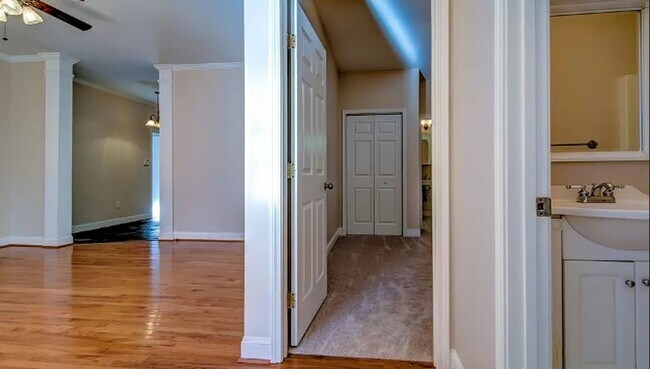 Building Photo - Serene Home-2 bed/2bath near I85 & Hwy 290