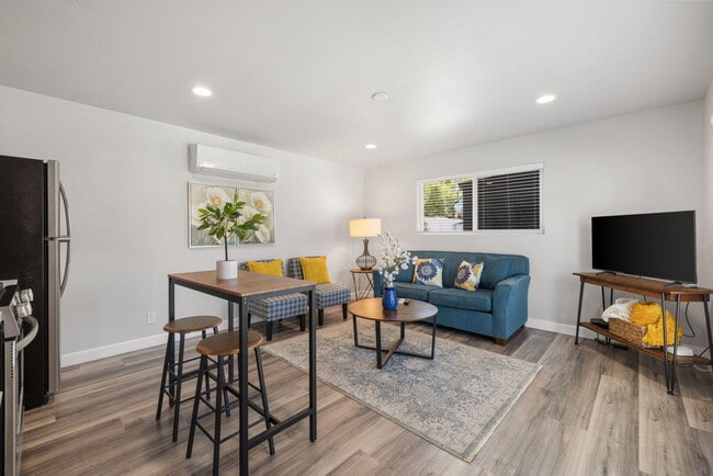 Building Photo - 73758 De Anza Wy