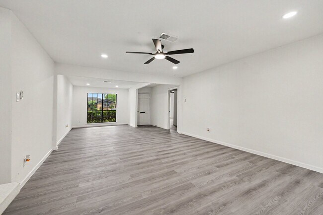 Building Photo - 7607 Grape St