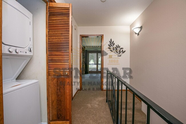 Building Photo - Gorgeous Condo in Central Incline - Dog fr...