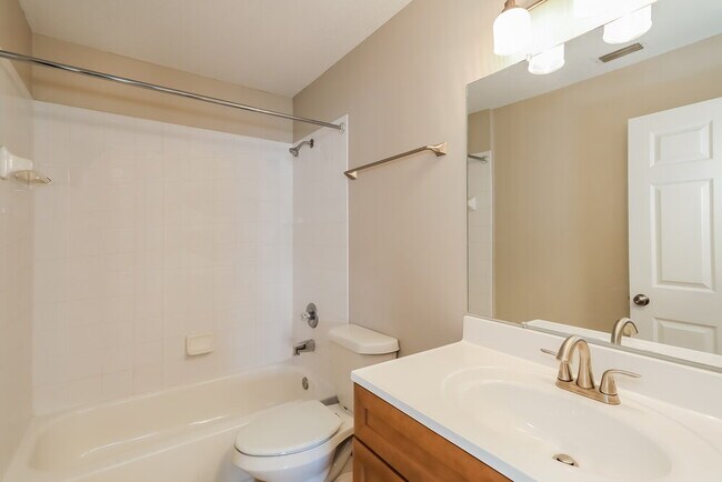 Building Photo - 652 Morning Mist Way