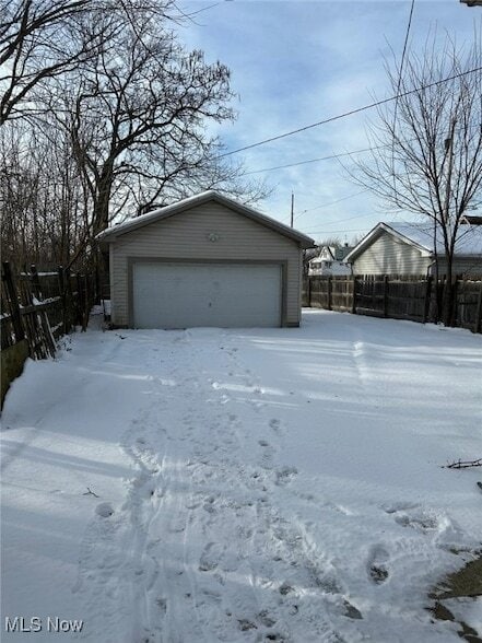 Building Photo - 3164 E 130th St