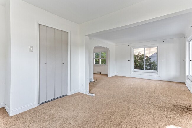 Building Photo - 28649 John Hauk St