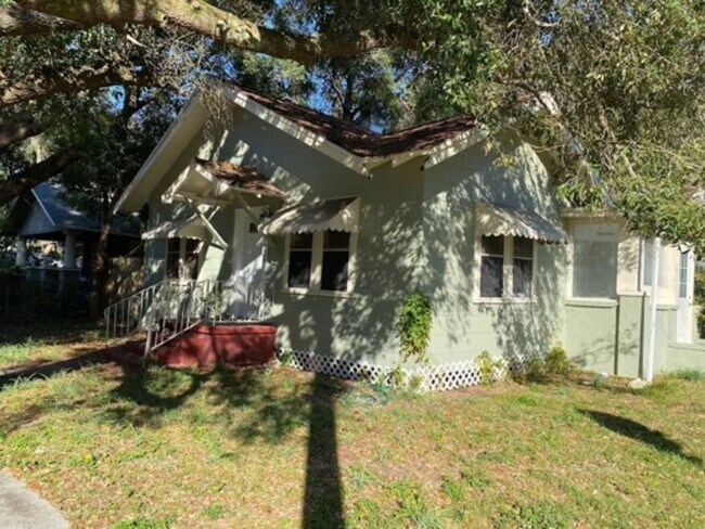 Primary Photo - Charming Home - A Must See!