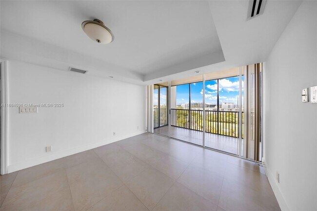 Building Photo - 20301 W Country Club Dr