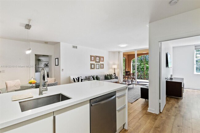 Building Photo - 19999 E Country Club Dr