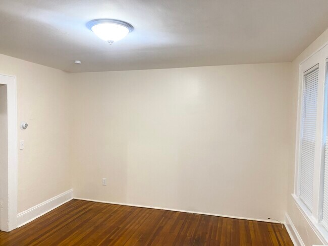 Building Photo - 285 Bronx Ave