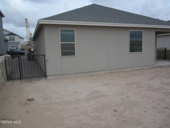 Building Photo - 1624 Sam Dominguez