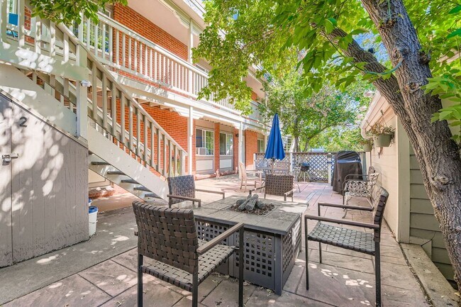 Building Photo - Cozy 2 bed/1 bath in Central Boulder with ...